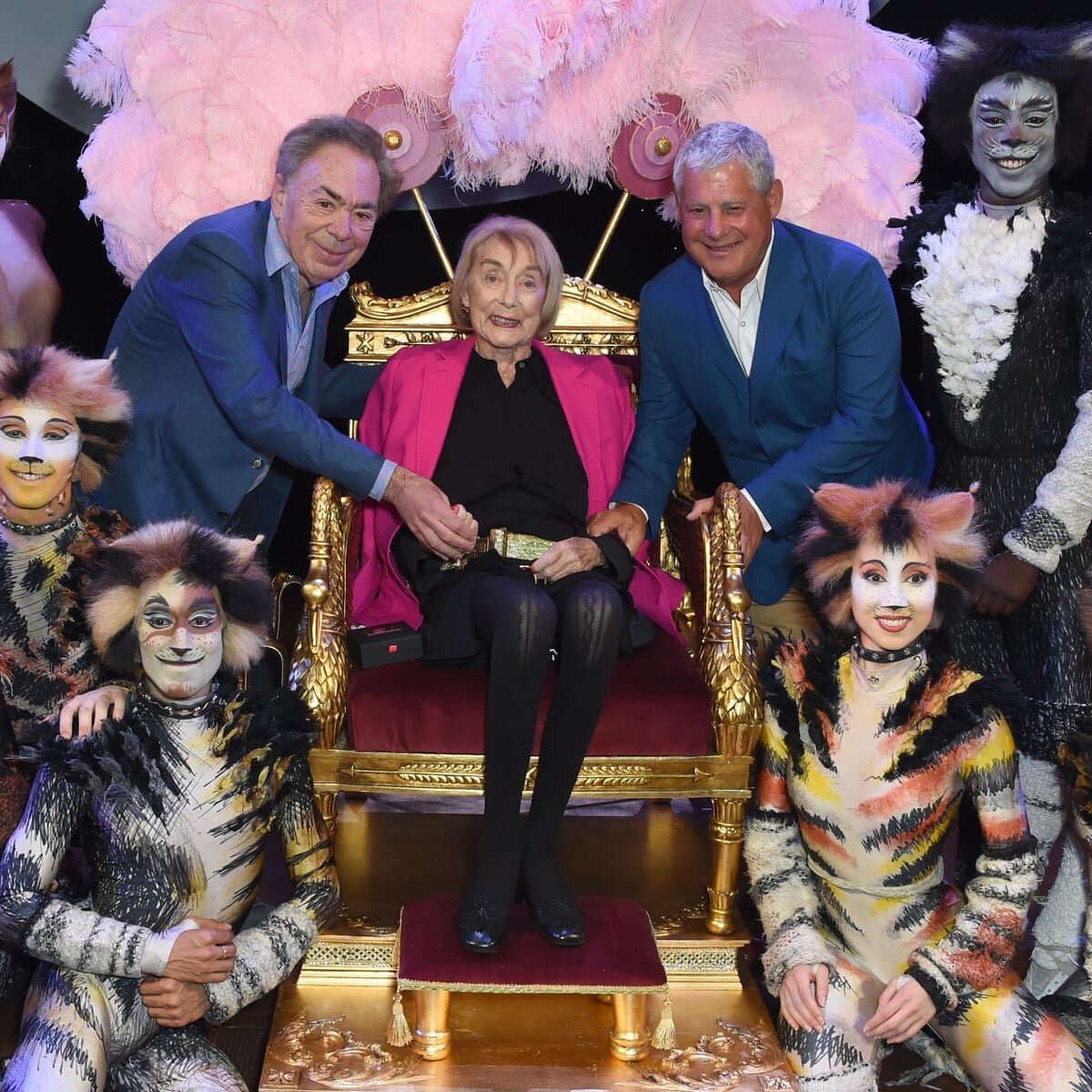 Cuộc đời rực rỡ của Gillian Lynne: Từ cô bé bị trường từ chối dạy trở thành vũ công huyền thoại, bước ngoặt cuộc đời từ câu nói của bác sĩ và tình yêu thương của mẹ- Ảnh 3. Cuộc đời rực rỡ của Gillian Lynne: Từ cô bé bị trường từ chối dạy trở thành vũ công huyền thoại, bước ngoặt cuộc đời từ câu nói của bác sĩ và tình yêu thương của mẹ- Ảnh 3.