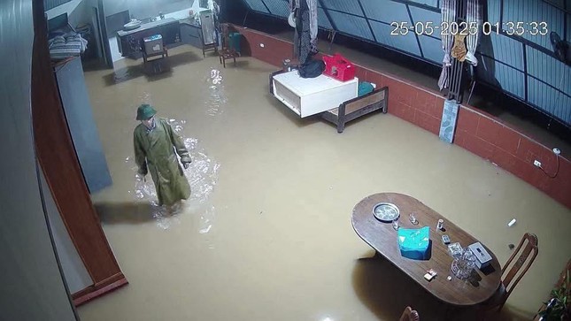 Hà Tĩnh đón mưa dữ dội, bất thường - Ảnh 1. Hà Tĩnh đón mưa dữ dội, bất thường - Ảnh 1.