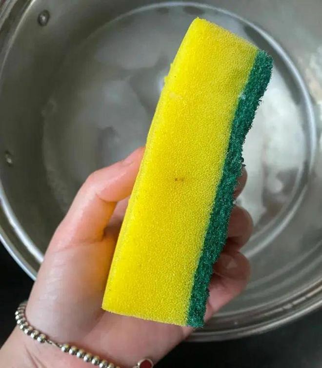 Cảnh báo: Trong nhà có 6 món đồ Cảnh báo: Trong nhà có 6 món đồ