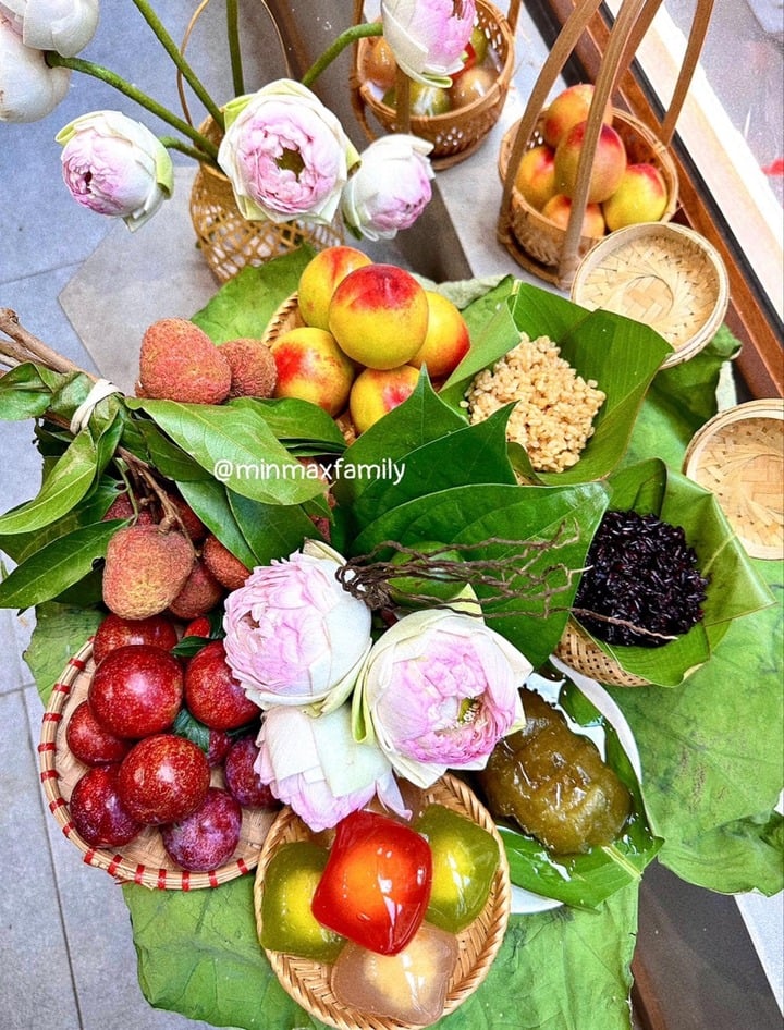 Chị em đua nhau khoe mâm cúng Tết Đoan ngọ đẹp và công phu - Ảnh 14. Chị em đua nhau khoe mâm cúng Tết Đoan ngọ đẹp và công phu - Ảnh 14.