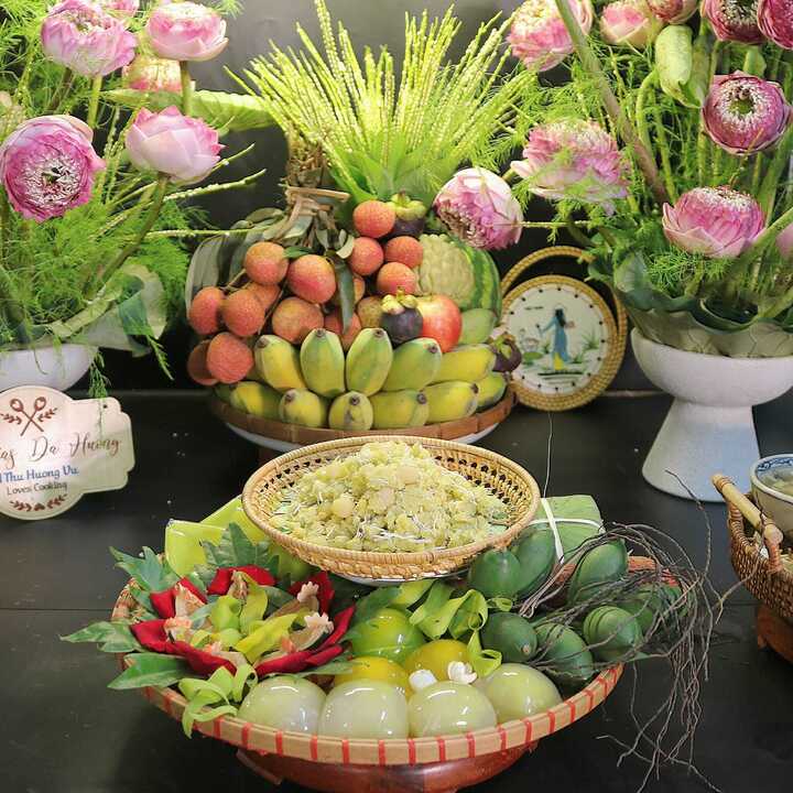 Chị em đua nhau khoe mâm cúng Tết Đoan ngọ đẹp và công phu - Ảnh 3. Chị em đua nhau khoe mâm cúng Tết Đoan ngọ đẹp và công phu - Ảnh 3.