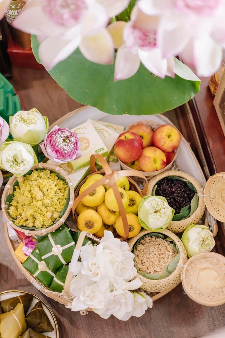 Chị em đua nhau khoe mâm cúng Tết Đoan ngọ đẹp và công phu - Ảnh 11. Chị em đua nhau khoe mâm cúng Tết Đoan ngọ đẹp và công phu - Ảnh 11.