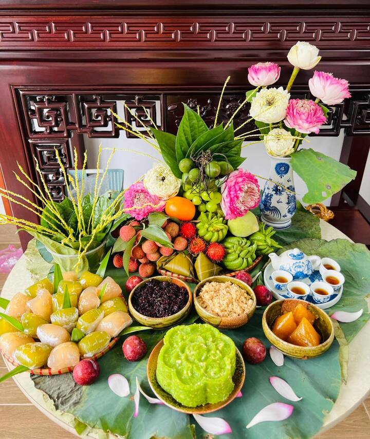 Chị em đua nhau khoe mâm cúng Tết Đoan ngọ đẹp và công phu - Ảnh 7. Chị em đua nhau khoe mâm cúng Tết Đoan ngọ đẹp và công phu - Ảnh 7.