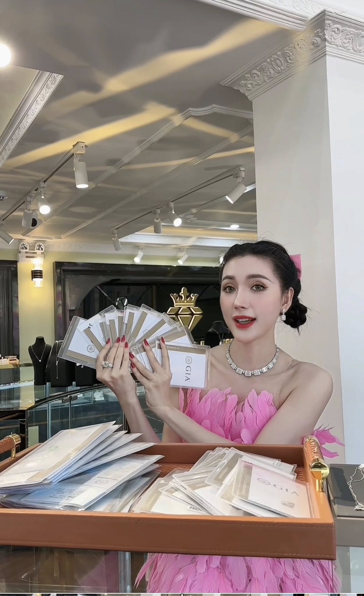 Động thái lạ của Ngân Collagen sau khi bị yêu cầu kiểm tra: Lật lại hoạt động kinh doanh mới giật mình- Ảnh 8. Động thái lạ của Ngân Collagen sau khi bị yêu cầu kiểm tra: Lật lại hoạt động kinh doanh mới giật mình- Ảnh 8.