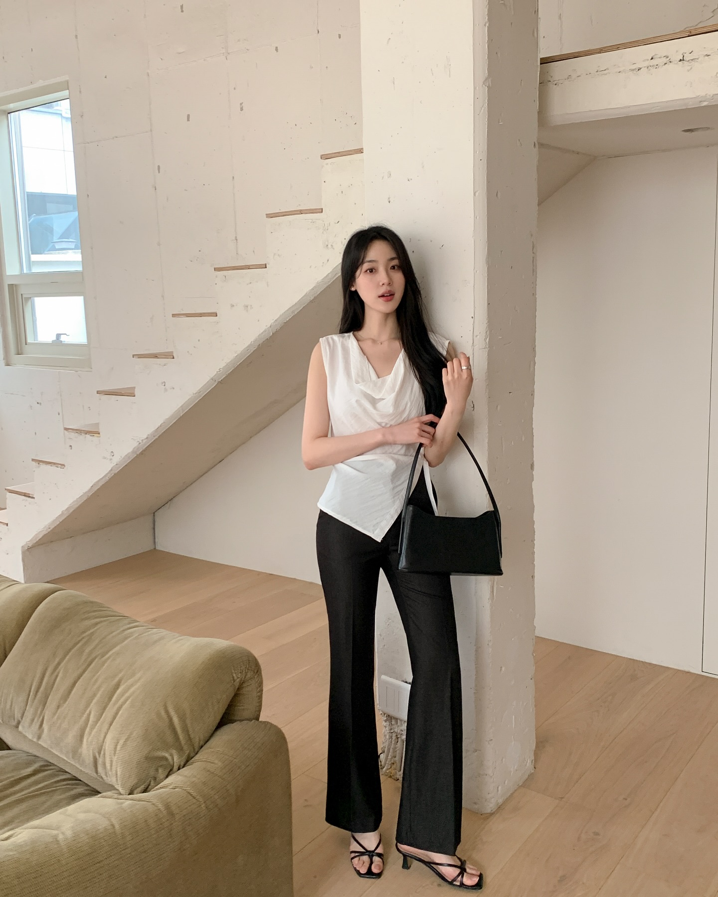 Mặc quần dài theo 10 cách tối giản: Hóa ra không cần cầu kỳ, tốn công vẫn có thể đẹp và sang đến thế - Ảnh 1. Mặc quần dài theo 10 cách tối giản: Hóa ra không cần cầu kỳ, tốn công vẫn có thể đẹp và sang đến thế - Ảnh 1.