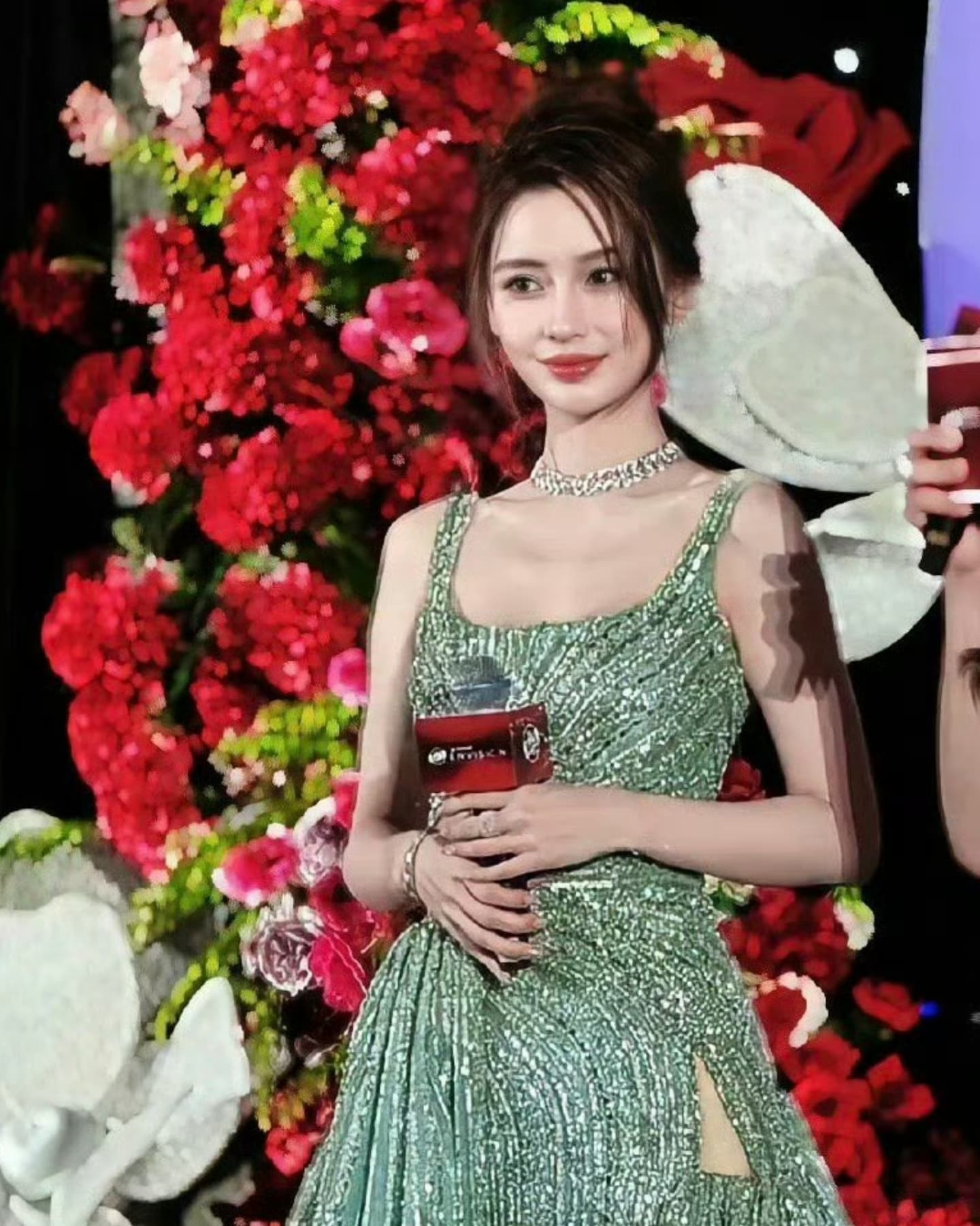 angelababy0228272025-05-25t125629000z1-17482280068221944228834-1748236327259-1748236327324400019309-1748245158157-174824515851052266380.jpg
