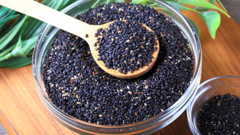 Vừng đen: "Thần dược" giúp tóc bạc hóa đen hay chỉ là lời đồn?- Ảnh 1. Vừng đen: "Thần dược" giúp tóc bạc hóa đen hay chỉ là lời đồn?- Ảnh 1.