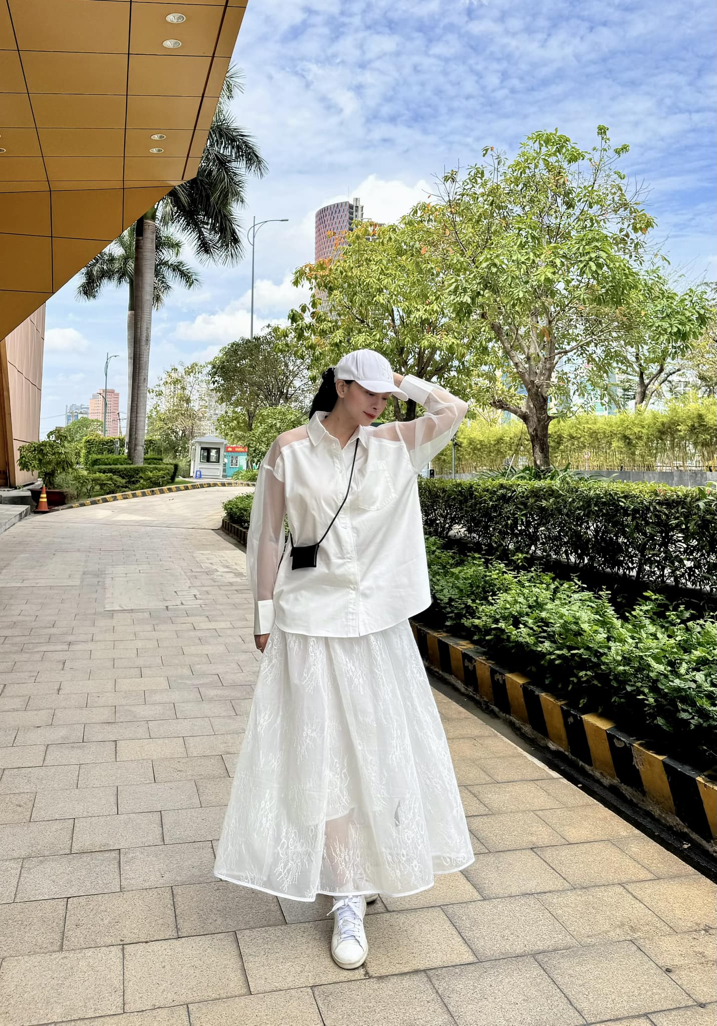Mẹ bầu Ngô Thanh Vân chuộng lên đồ rộng rãi, giấu nhẹm đường cong mà vẫn xinh mê - Ảnh 6. Mẹ bầu Ngô Thanh Vân chuộng lên đồ rộng rãi, giấu nhẹm đường cong mà vẫn xinh mê - Ảnh 6.