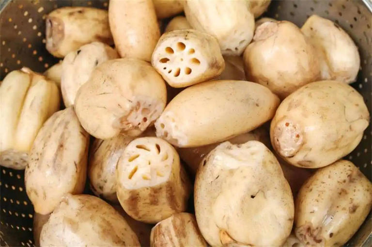 Dạo 1 vòng chợ, người tinh ranh nhìn là biết ngay 5 loại rau củ này "ngâm tẩm đẫm hóa chất", nhất là cái số 4- Ảnh 2. Dạo 1 vòng chợ, người tinh ranh nhìn là biết ngay 5 loại rau củ này "ngâm tẩm đẫm hóa chất", nhất là cái số 4- Ảnh 2.