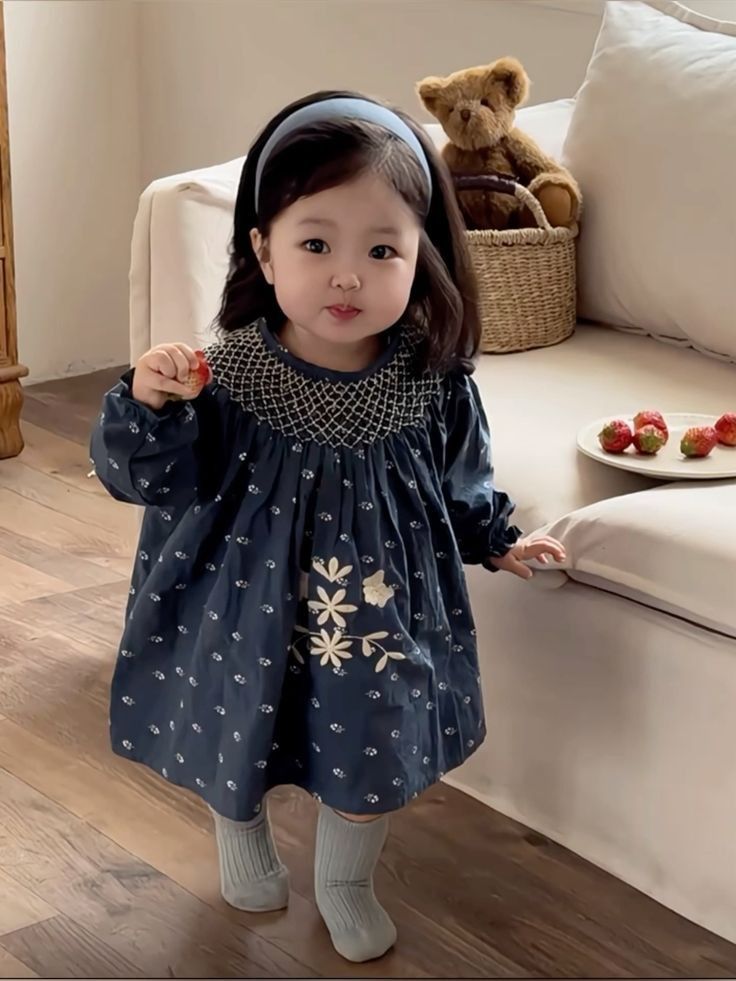 Trẻ có những nét tướng và điểm đặc biệt này sẽ sở hữu trí tuệ nhạy bén, thông minh xán lạn- Ảnh 1. Trẻ có những nét tướng và điểm đặc biệt này sẽ sở hữu trí tuệ nhạy bén, thông minh xán lạn- Ảnh 1.