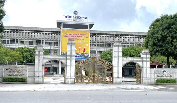 Tạm đình chỉ công tác một cán bộ Đại học Vinh - Ảnh 1. Tạm đình chỉ công tác một cán bộ Đại học Vinh - Ảnh 1.