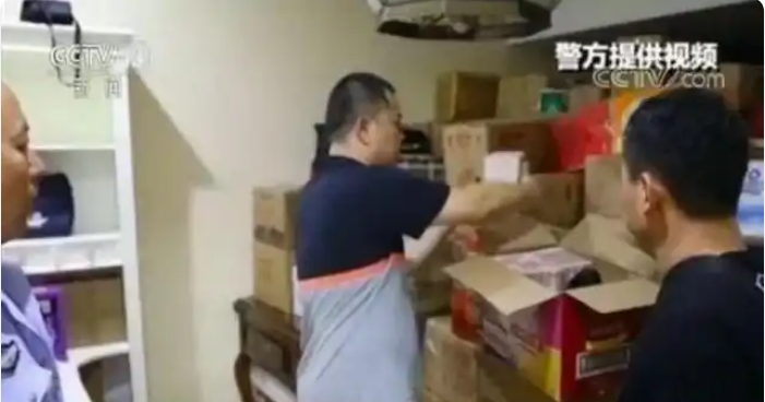 Tịch thu 4.600 tỷ đồng tiền mặt giấu trong tường, trần nhà của căn biệt thự thuộc sở hữu của 1 CEO công nghệ - Ảnh 3. Tịch thu 4.600 tỷ đồng tiền mặt giấu trong tường, trần nhà của căn biệt thự thuộc sở hữu của 1 CEO công nghệ - Ảnh 3.
