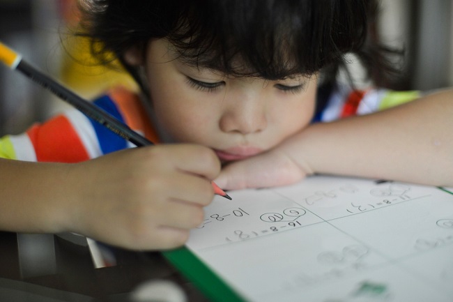 Chuyên gia nói thẳng: Cha mẹ cứ vô tư làm 5 điều này, người "gánh nghiệp" sẽ là con- Ảnh 1. Chuyên gia nói thẳng: Cha mẹ cứ vô tư làm 5 điều này, người "gánh nghiệp" sẽ là con- Ảnh 1.