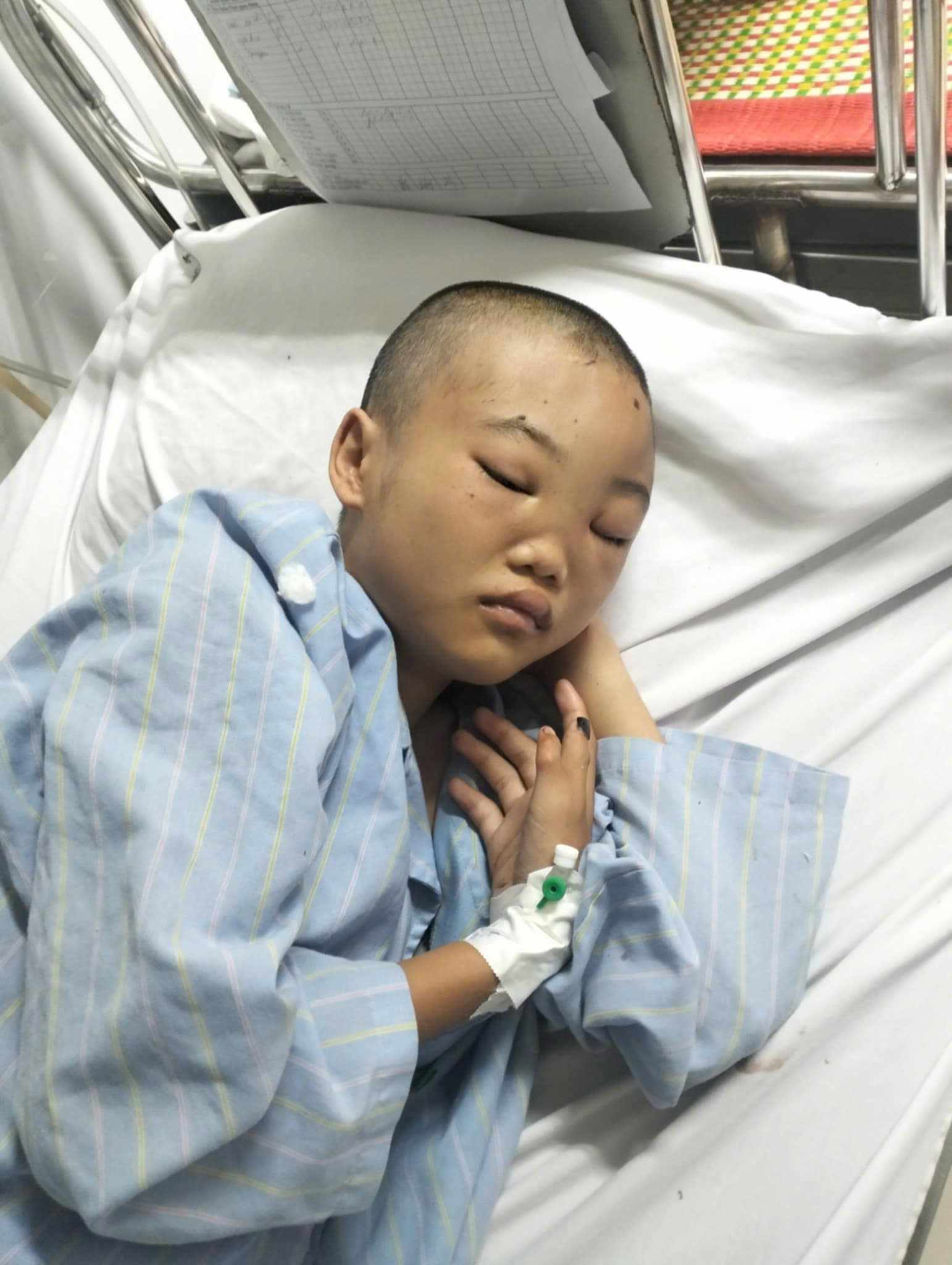 Mẹ suy thận giai đoạn cuối cầu xin sự sống cho con gái nguy kịch vì tai nạn giao thông- Ảnh 5. Mẹ suy thận giai đoạn cuối cầu xin sự sống cho con gái nguy kịch vì tai nạn giao thông- Ảnh 5.