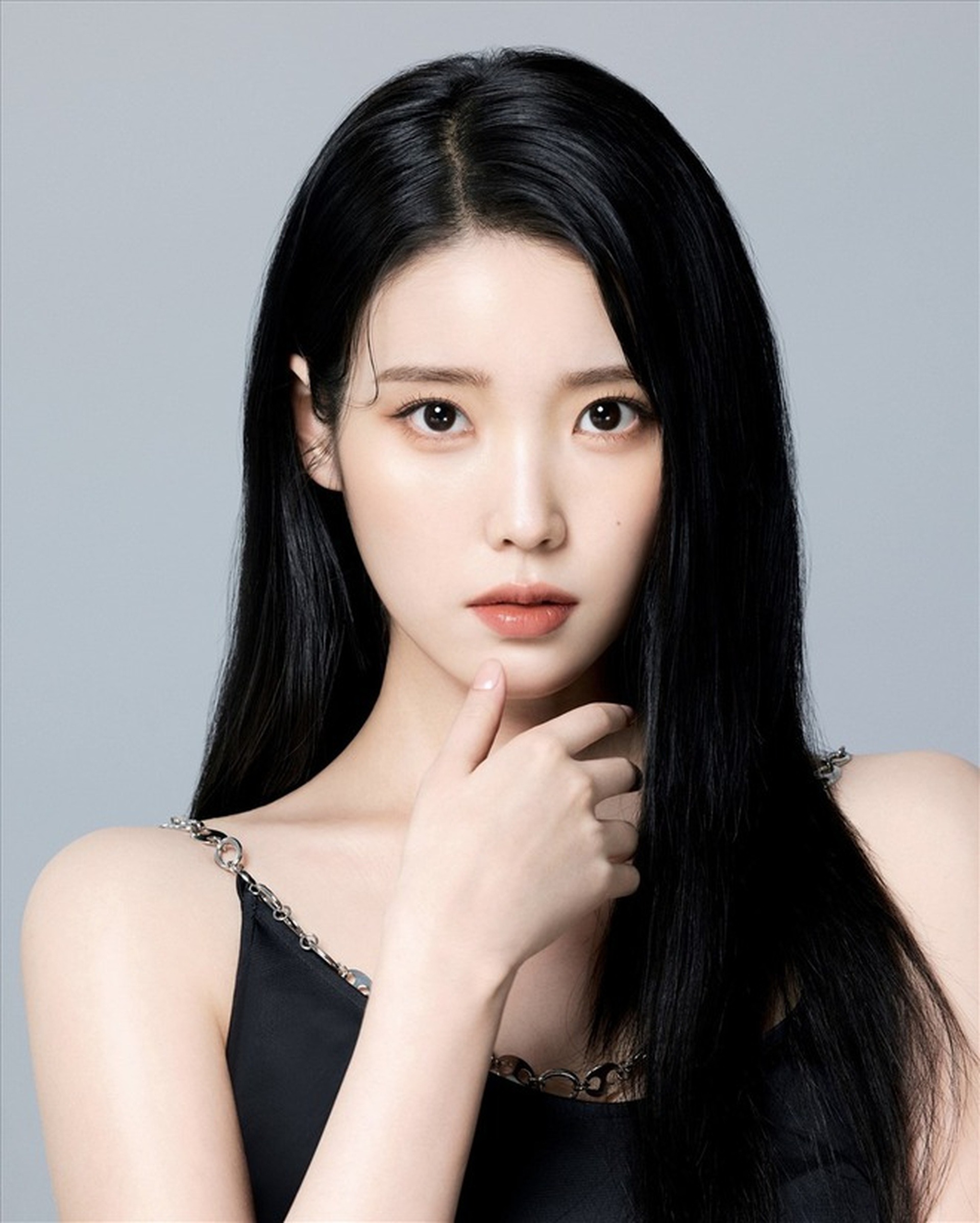 iu-1-1672627157111-1748401363344467789681-1748409082215-17484090822801810507483.jpg