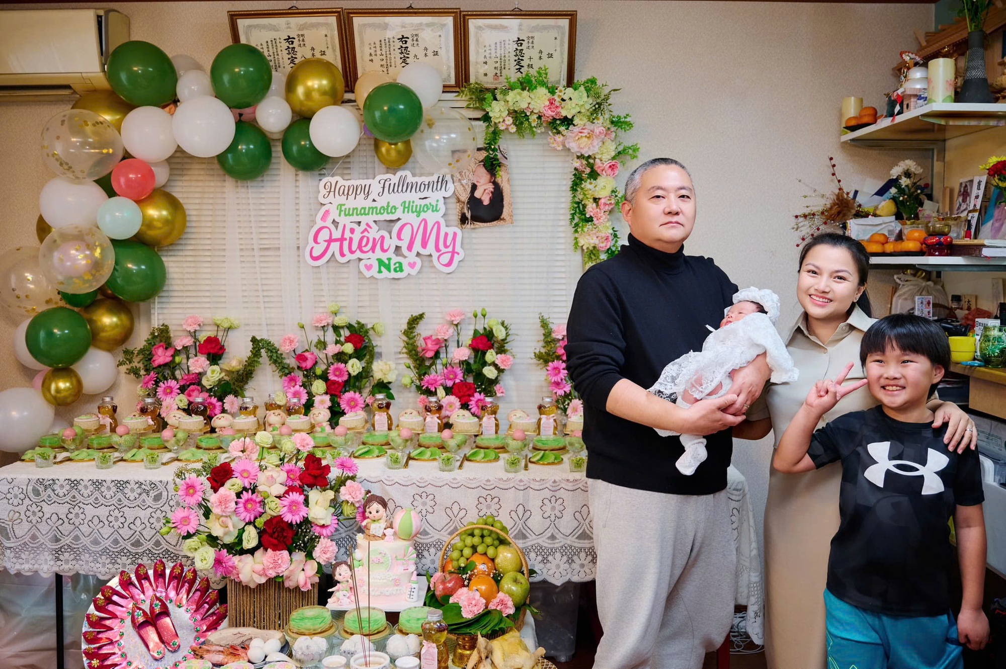 Quỳnh Trần JP đưa con gái mới sinh về thăm quê ngoại, hội bỉm sữa xuýt xoa vì bé giống hệt mẹ ở điểm này- Ảnh 1. Quỳnh Trần JP đưa con gái mới sinh về thăm quê ngoại, hội bỉm sữa xuýt xoa vì bé giống hệt mẹ ở điểm này- Ảnh 1.