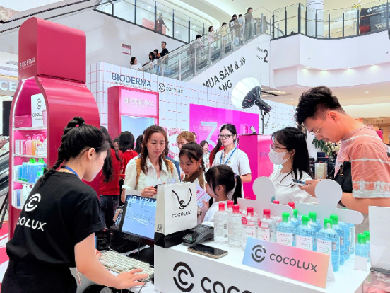 Bioderma x Cocolux: Cùng Bùi Công Nam trải nghiệm làm đẹp đậm chất Gen Z tại sân khấu Mê-Cellar Studio, Hà Nội - Ảnh 1. Bioderma x Cocolux: Cùng Bùi Công Nam trải nghiệm làm đẹp đậm chất Gen Z tại sân khấu Mê-Cellar Studio, Hà Nội - Ảnh 1.