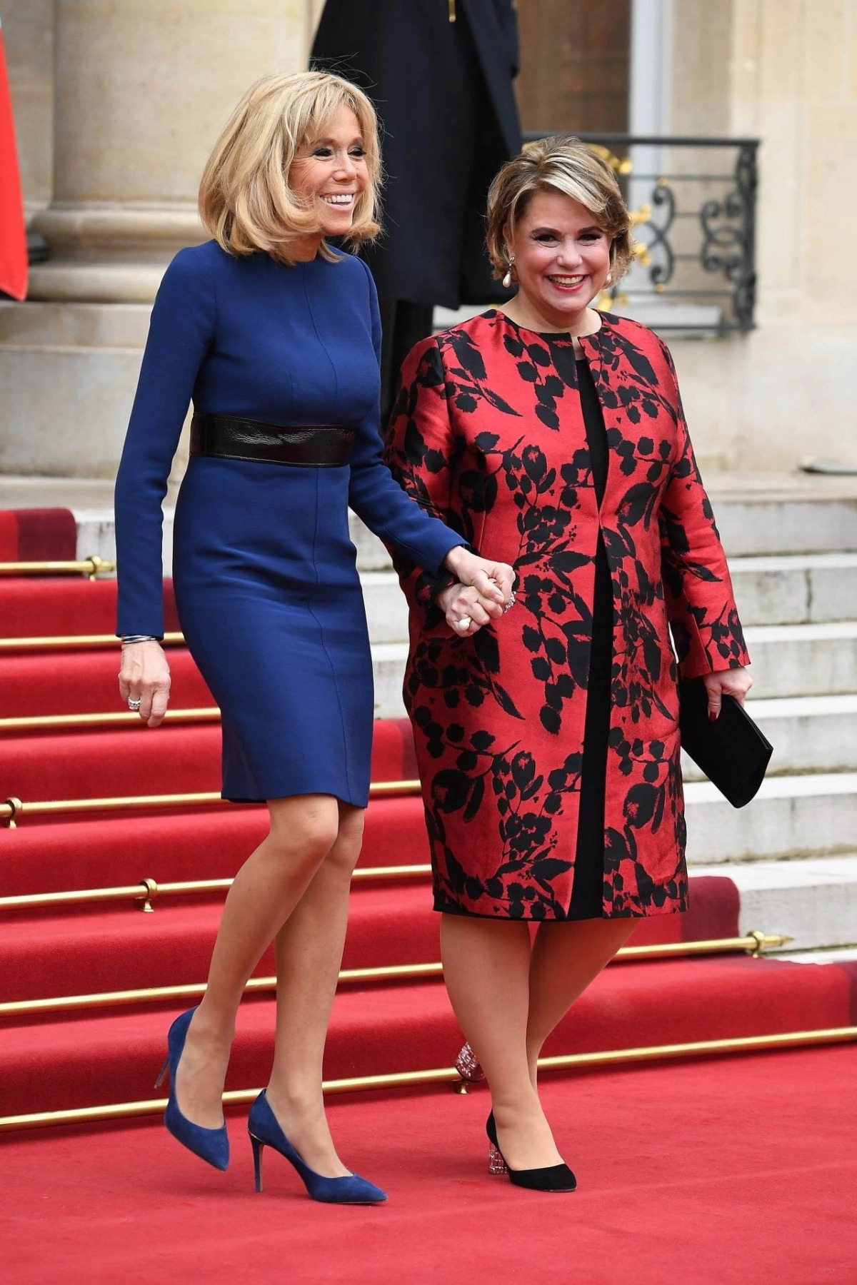Phong cách sang chảnh của Đệ nhất Phu nhân Pháp Brigitte Macron: 72 tuổi nhưng mặc đồ nhiều người muốn học theo- Ảnh 18. Phong cách sang chảnh của Đệ nhất Phu nhân Pháp Brigitte Macron: 72 tuổi nhưng mặc đồ nhiều người muốn học theo- Ảnh 18.