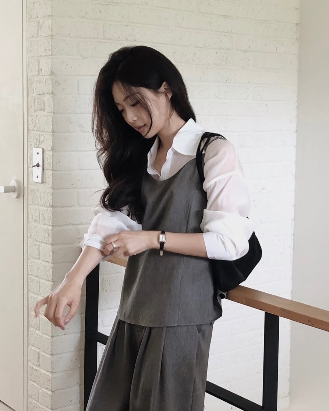 Thời tiết mát mẻ, tranh thủ diện ngay sơ mi vải voan vừa mỏng mát lại dễ mix đủ kiểu - Ảnh 7.