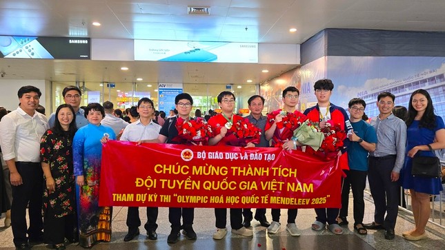 Nam sinh xứ Nghệ chinh phục kỳ thi hóa học 'khó nhất hành tinh' - Ảnh 5. Nam sinh xứ Nghệ chinh phục kỳ thi hóa học 'khó nhất hành tinh' - Ảnh 5.