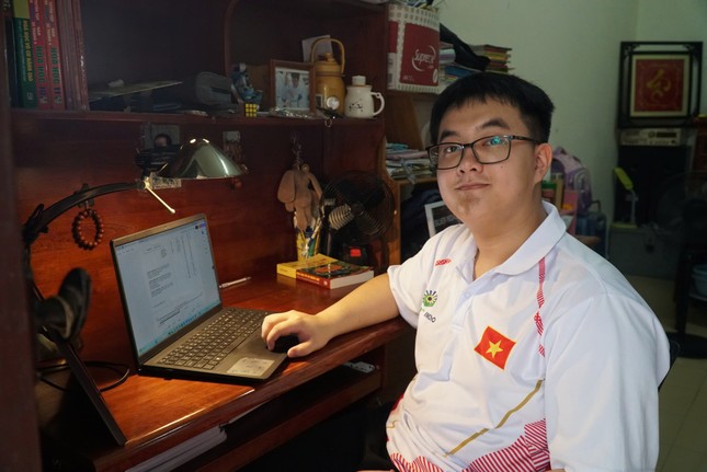 Nam sinh xứ Nghệ chinh phục kỳ thi hóa học 'khó nhất hành tinh' - Ảnh 1. Nam sinh xứ Nghệ chinh phục kỳ thi hóa học 'khó nhất hành tinh' - Ảnh 1.