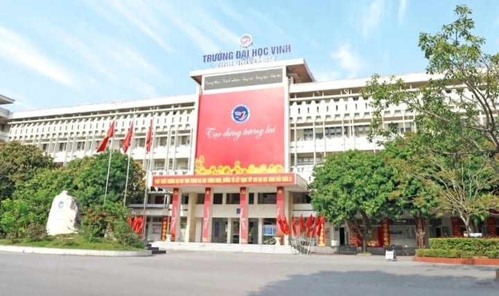 Xác minh thông tin giảng viên ĐH Vinh gửi video nhạy cảm, gạ gẫm sinh viên - Ảnh 2. Xác minh thông tin giảng viên ĐH Vinh gửi video nhạy cảm, gạ gẫm sinh viên - Ảnh 2.