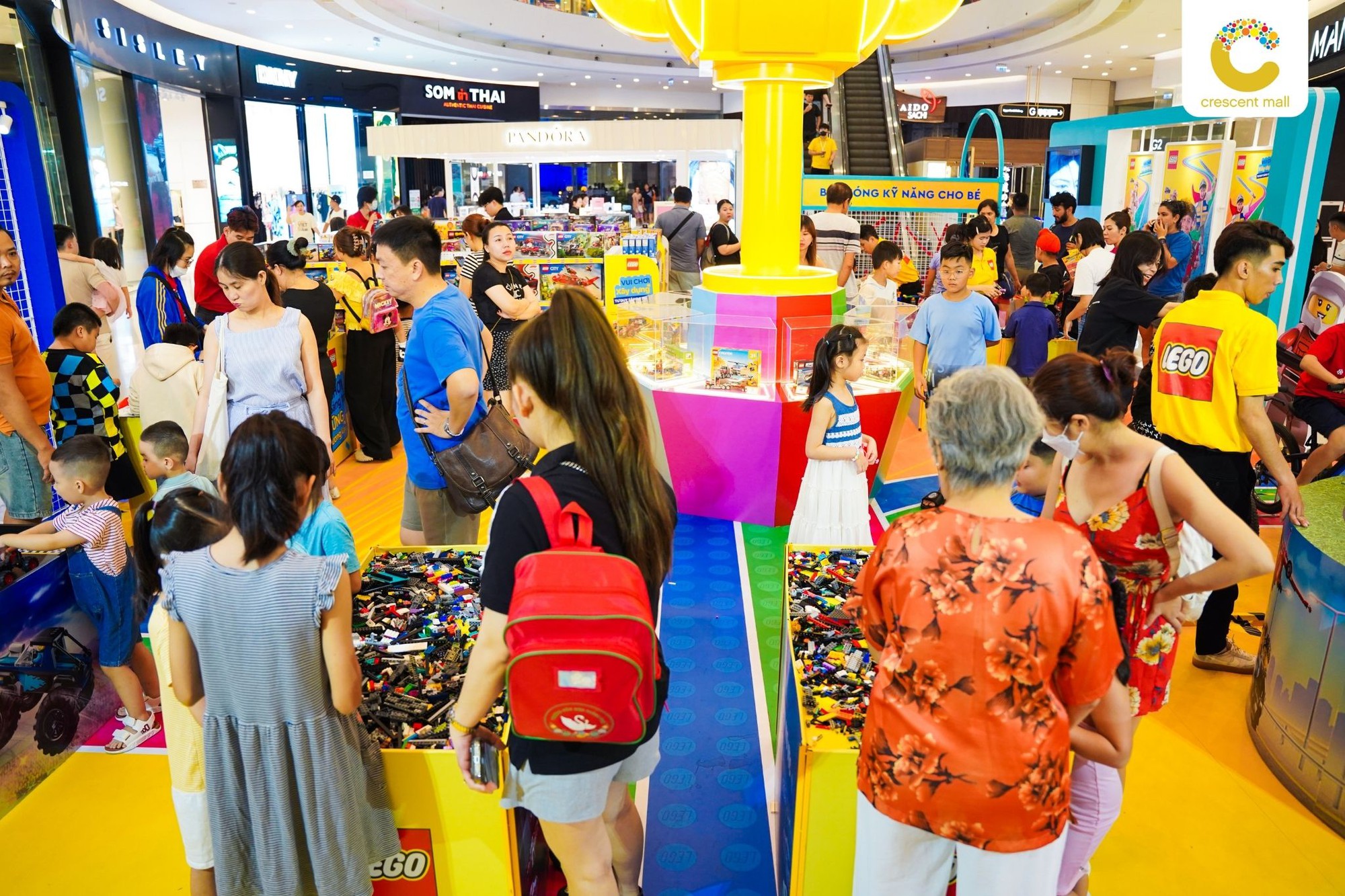 Khám phá sân chơi sáng tạo LEGO Playground tại Crescent Mall- Ảnh 3. Khám phá sân chơi sáng tạo LEGO Playground tại Crescent Mall- Ảnh 3.