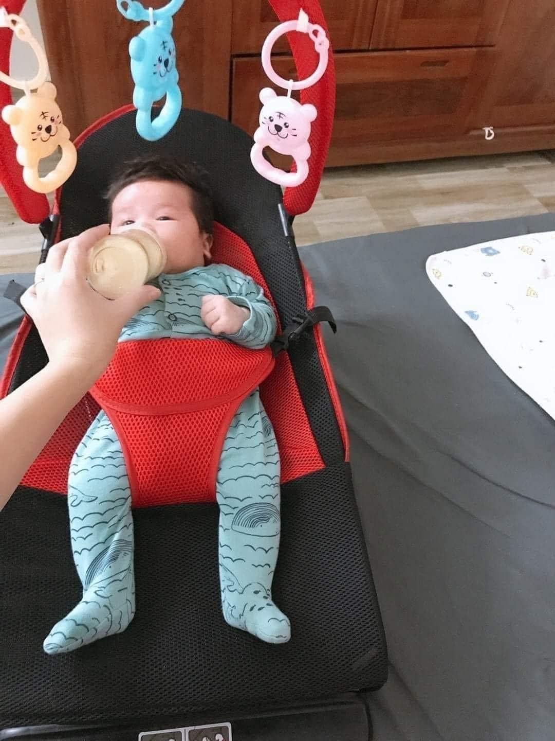 Chiếc ghế đỏ Chiếc ghế đỏ