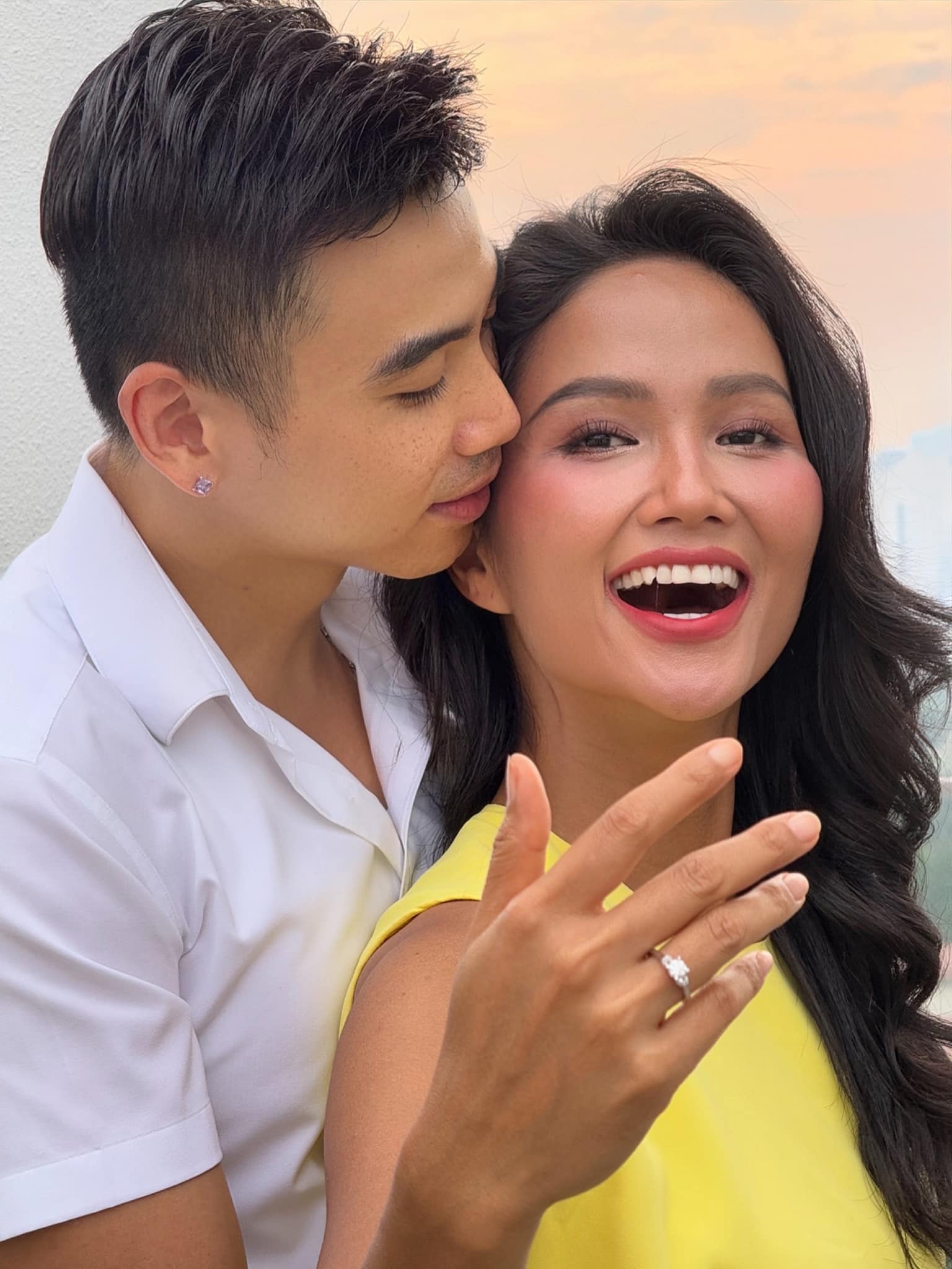 H'Hen Niê mang thai vẫn ăn đủ thứ, chạy show liên tục, tiết lộ 1 loại H'Hen Niê mang thai vẫn ăn đủ thứ, chạy show liên tục, tiết lộ 1 loại