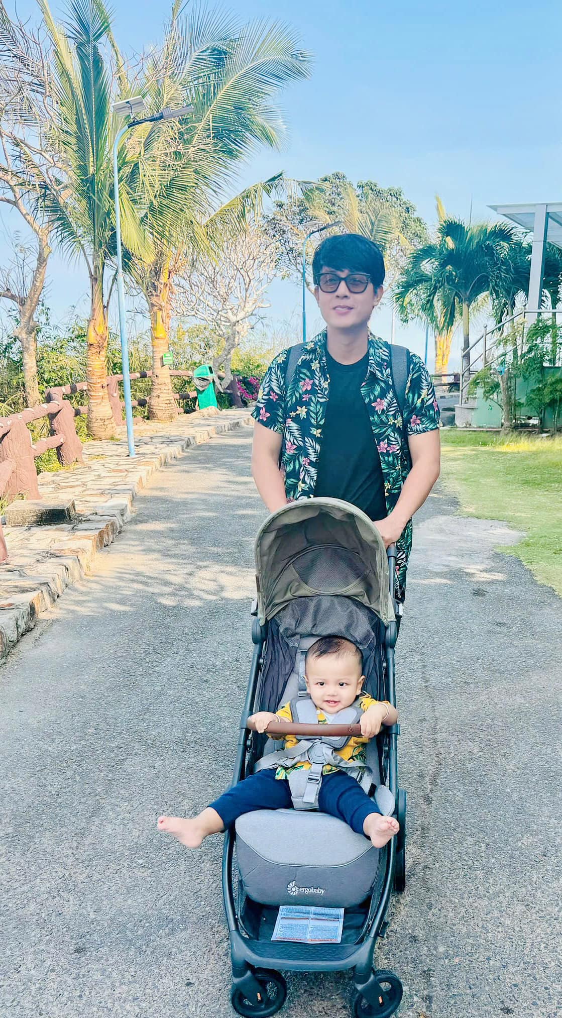 Nam nghệ sĩ đình đám công khai có bạn gái ở tuổi 43 sau nhiều năm độc thân- Ảnh 5. Nam nghệ sĩ đình đám công khai có bạn gái ở tuổi 43 sau nhiều năm độc thân- Ảnh 5.