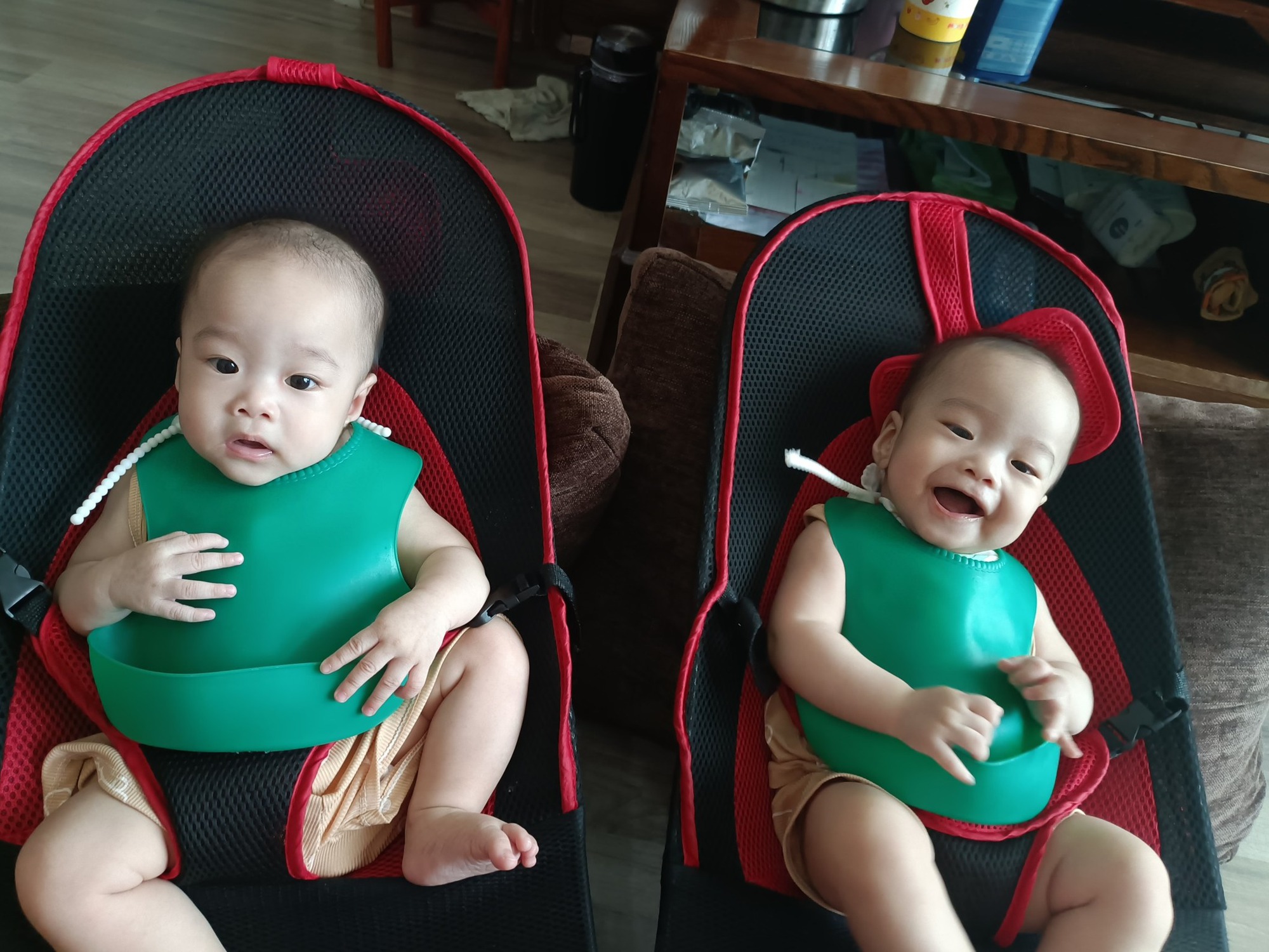 Chiếc ghế đỏ Chiếc ghế đỏ