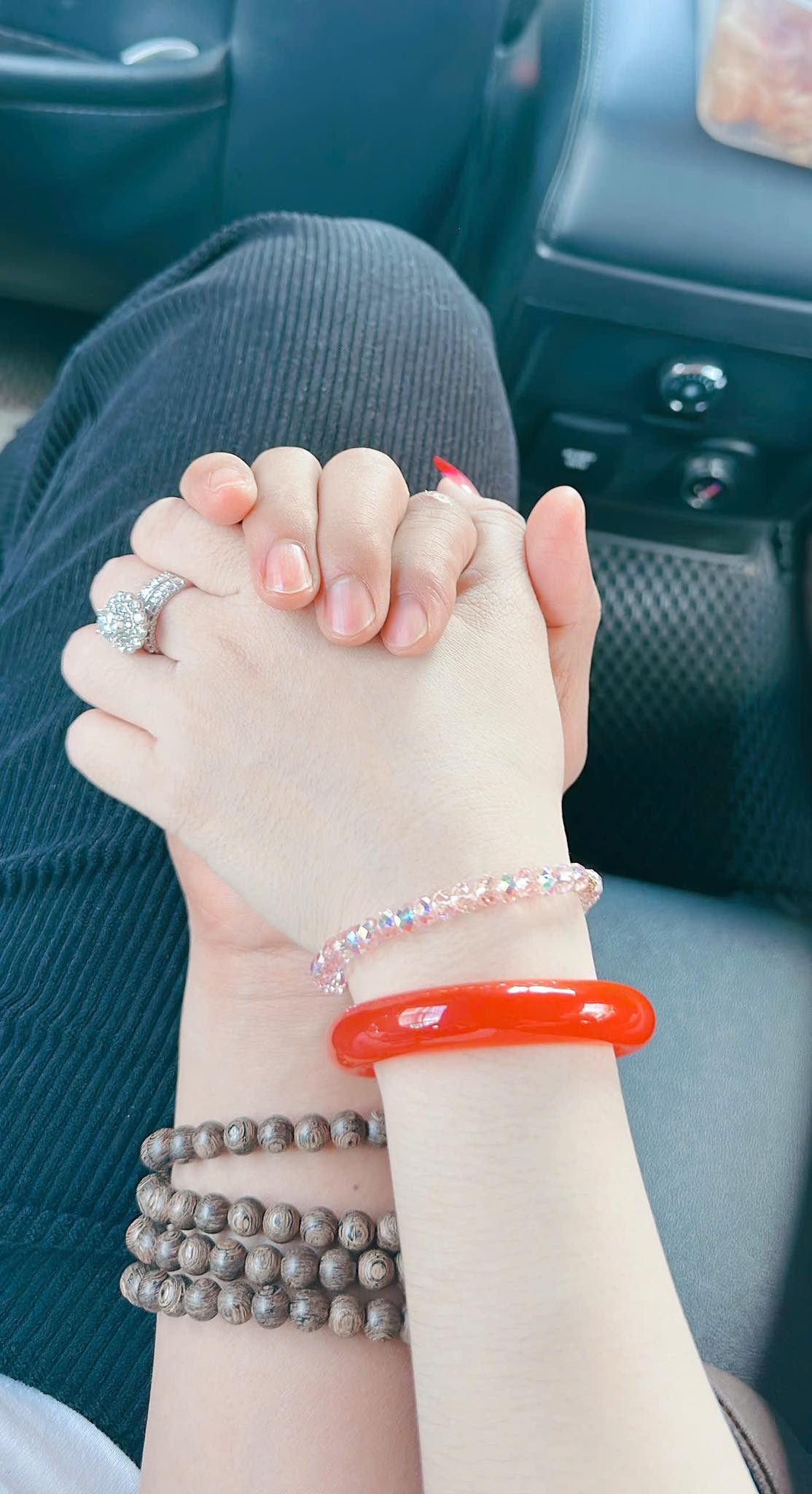 Nam nghệ sĩ đình đám công khai có bạn gái ở tuổi 43 sau nhiều năm độc thân- Ảnh 3. Nam nghệ sĩ đình đám công khai có bạn gái ở tuổi 43 sau nhiều năm độc thân- Ảnh 3.
