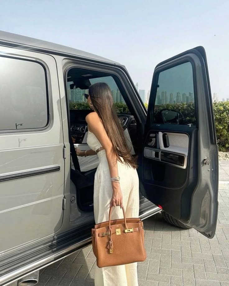 Người giàu thực nghĩ gì về người giàu giả? - Ảnh 2. Người giàu thực nghĩ gì về người giàu giả? - Ảnh 2.