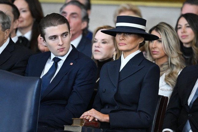 Thuyết âm mưu về Barron Trump - Ảnh 1. Thuyết âm mưu về Barron Trump - Ảnh 1.