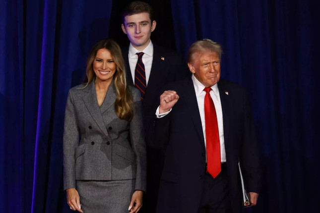 Thuyết âm mưu về Barron Trump - Ảnh 2. Thuyết âm mưu về Barron Trump - Ảnh 2.