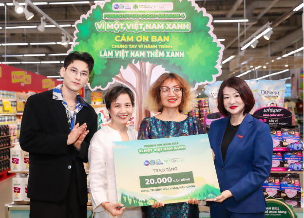 P&G và Central Retail cam kết trồng 35.000 cây rừng trên khắp Việt Nam - Ảnh 1. P&G và Central Retail cam kết trồng 35.000 cây rừng trên khắp Việt Nam - Ảnh 1.