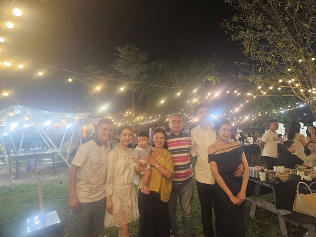 Hậu drama, Chu Thanh Huyền ngồi xế hộp bạc tỷ rời quê Quang Hải, lọt Hậu drama, Chu Thanh Huyền ngồi xế hộp bạc tỷ rời quê Quang Hải, lọt