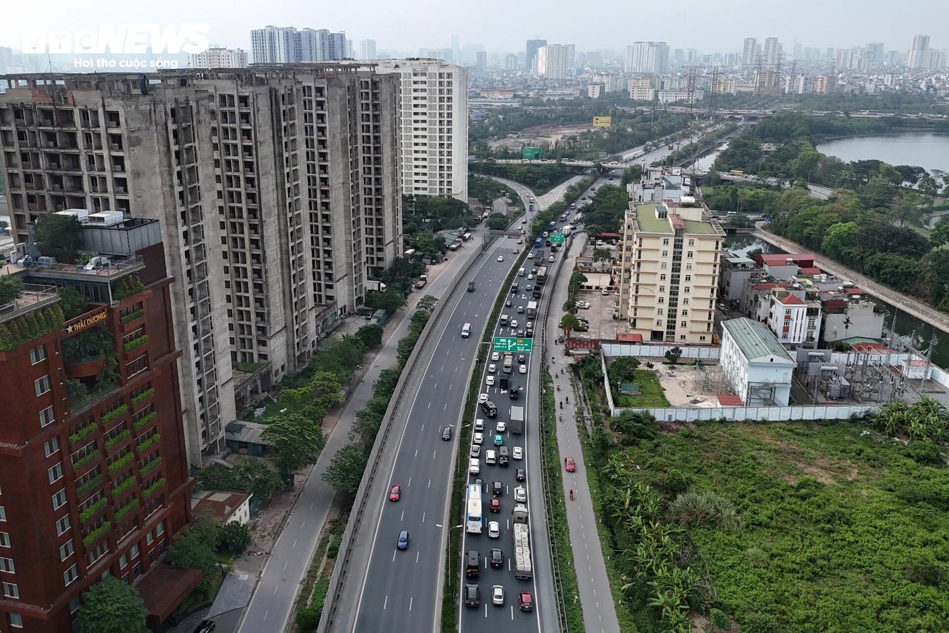 Người dân quay lại Hà Nội sớm, cao tốc Pháp Vân - Cầu Giẽ ùn ứ hơn 5km - Ảnh 2. Người dân quay lại Hà Nội sớm, cao tốc Pháp Vân - Cầu Giẽ ùn ứ hơn 5km - Ảnh 2.