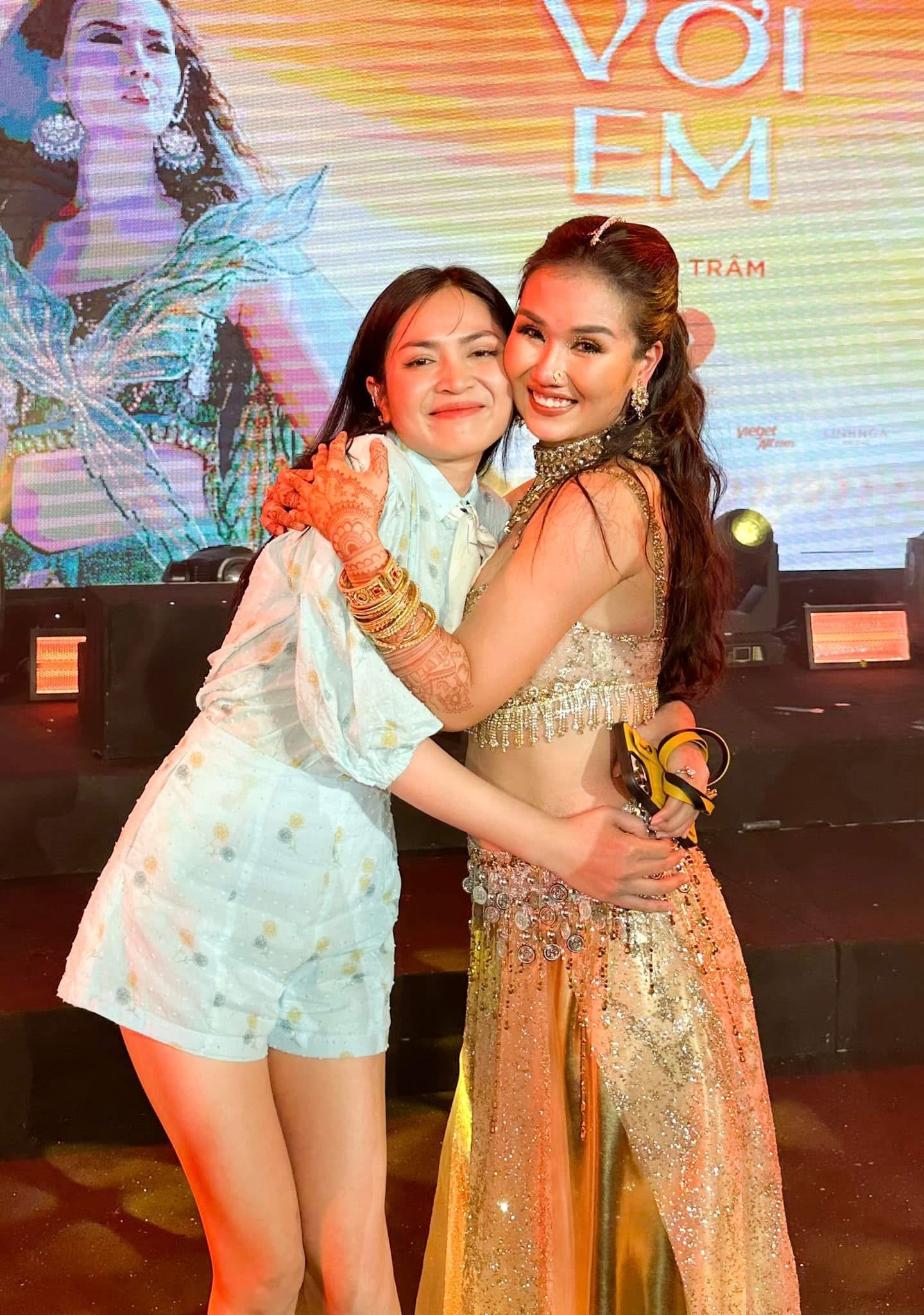 ĐỘC QUYỀN: Nguyễn Duyên Quỳnh lần đầu lên tiếng về ồn ào quanh bài hát hot nhất dịp 30/4, làm rõ mối quan hệ với Võ Hạ Trâm - Ảnh 7. ĐỘC QUYỀN: Nguyễn Duyên Quỳnh lần đầu lên tiếng về ồn ào quanh bài hát hot nhất dịp 30/4, làm rõ mối quan hệ với Võ Hạ Trâm - Ảnh 7.