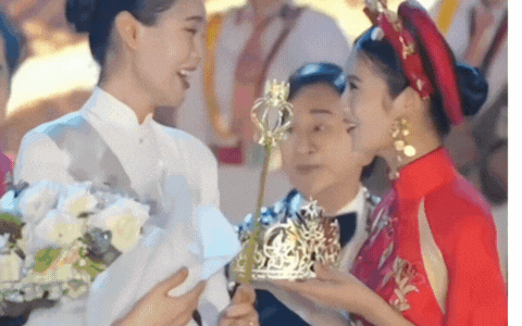 thiet-ke-chua-co-ten-2-174618678863849442830-1746203112126-1746203112308926149111-1746241837510-1746241837927350752514.gif