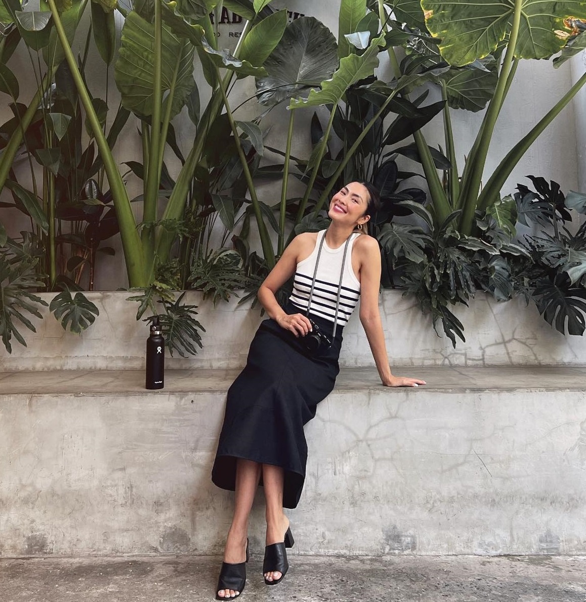 Mặc đồ họa tiết điệu nghệ như Tăng Thanh Hà: Vẻ ngoài rất nổi bật nhưng cũng đầy sang trọng - Ảnh 5. Mặc đồ họa tiết điệu nghệ như Tăng Thanh Hà: Vẻ ngoài rất nổi bật nhưng cũng đầy sang trọng - Ảnh 5.
