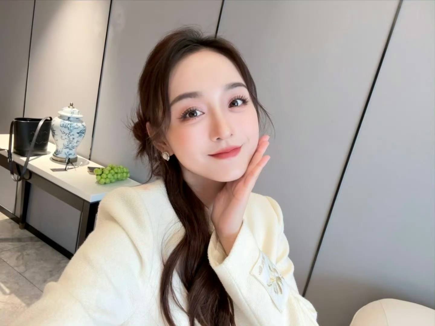 Mỹ nhân phim Khom Lưng U40 trẻ đẹp át cả Tống Tổ Nhi, khuôn mặt Mỹ nhân phim Khom Lưng U40 trẻ đẹp át cả Tống Tổ Nhi, khuôn mặt