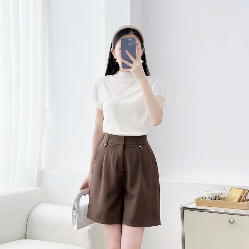 Vì sao mùa hè này bạn nên cân nhắc trước khi mặc quần short ra đường? So sánh 3 kiểu trang phục sẽ khiến bạn thay đổi suy nghĩ- Ảnh 11. Vì sao mùa hè này bạn nên cân nhắc trước khi mặc quần short ra đường? So sánh 3 kiểu trang phục sẽ khiến bạn thay đổi suy nghĩ- Ảnh 11.