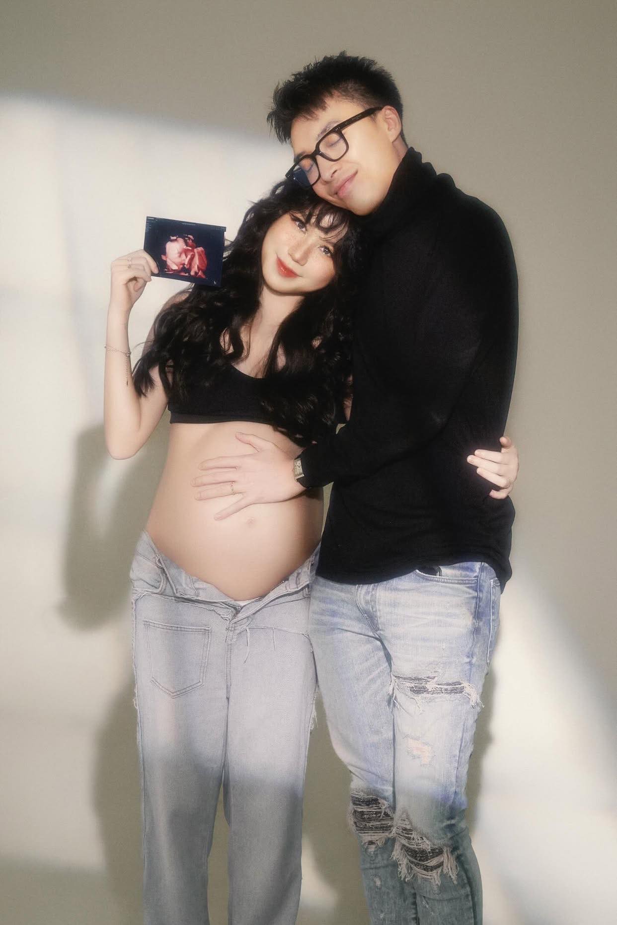 Chia sẻ gây chú ý của hot mom Hà Nội: “Mình sẽ là mẹ bỉm thư giãn”, “phú bà” Kiều Anh vào nói ngay: Ảo giác thôi! - Ảnh 1. Chia sẻ gây chú ý của hot mom Hà Nội: “Mình sẽ là mẹ bỉm thư giãn”, “phú bà” Kiều Anh vào nói ngay: Ảo giác thôi! - Ảnh 1.