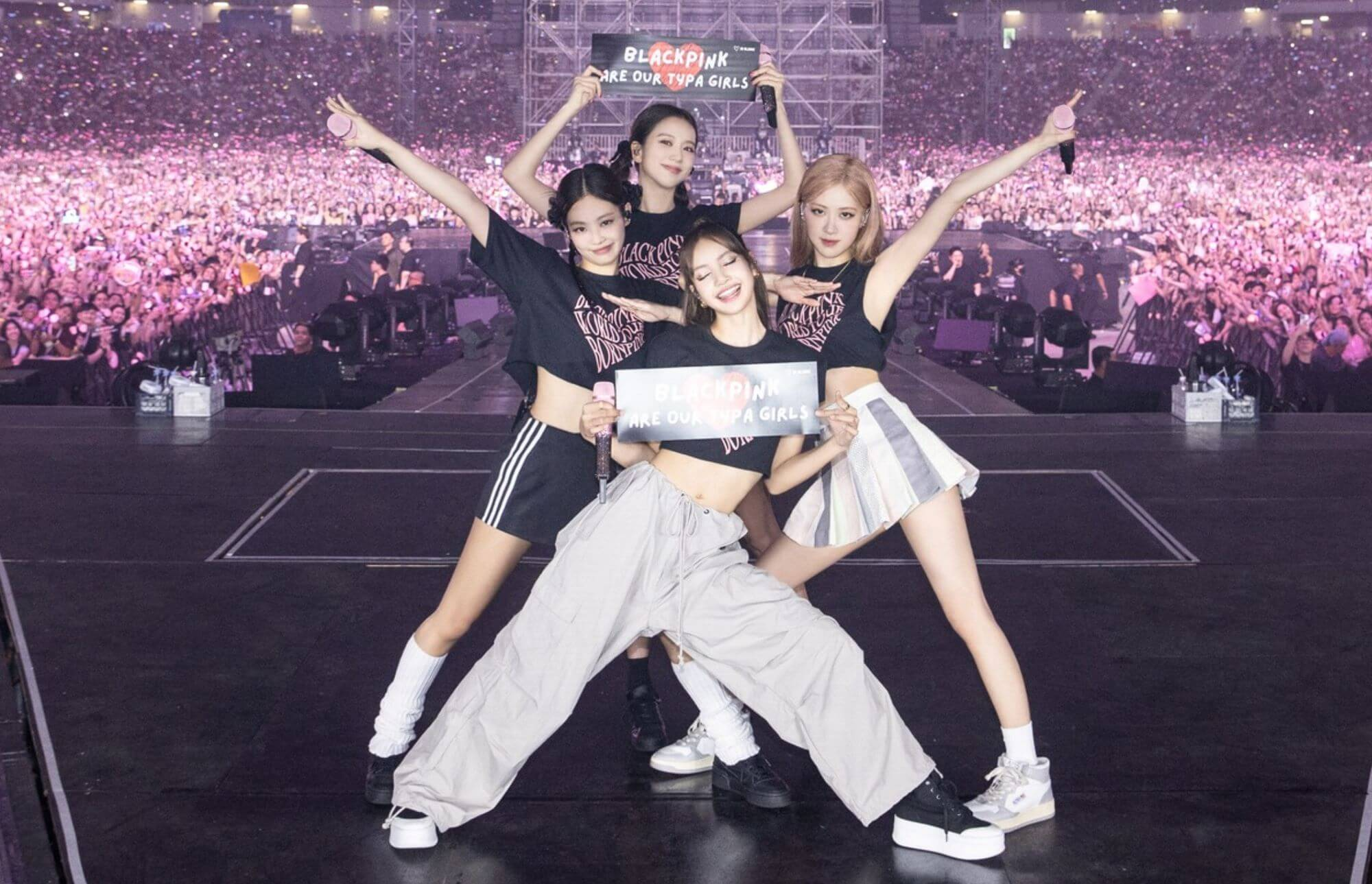 Vé concert BLACKPINK bị đội giá gấp 10 lần, cảnh báo lừa đảo tràn lan nhưng vẫn có người dính bẫy- Ảnh 1. Vé concert BLACKPINK bị đội giá gấp 10 lần, cảnh báo lừa đảo tràn lan nhưng vẫn có người dính bẫy- Ảnh 1.