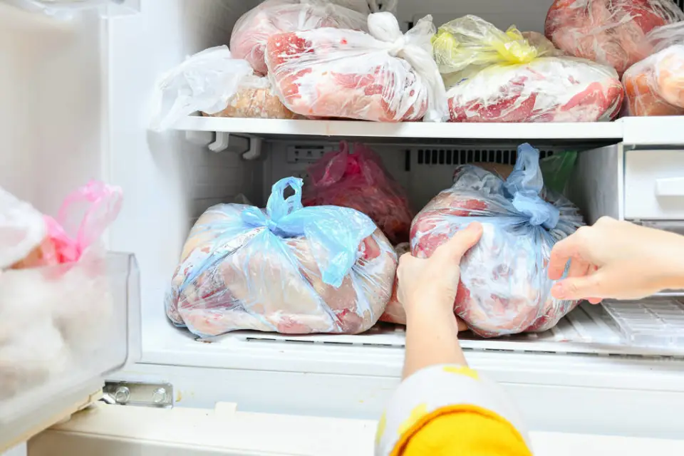 Người phụ nữ bị viêm màng não vì 1 thực phẩm nhà nào cũng có trong tủ lạnh- Ảnh 2. Người phụ nữ bị viêm màng não vì 1 thực phẩm nhà nào cũng có trong tủ lạnh- Ảnh 2.