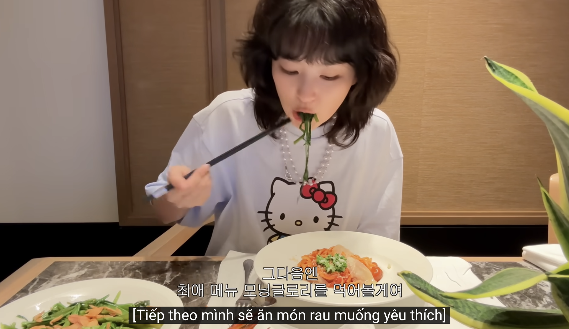 Toàn cảnh món rau 5k Việt Nam từ ruộng đồng vươn tầm quốc tế, được cả Tổng thống Pháp lẫn idol Kpop thưởng thức - Ảnh 1. Toàn cảnh món rau 5k Việt Nam từ ruộng đồng vươn tầm quốc tế, được cả Tổng thống Pháp lẫn idol Kpop thưởng thức - Ảnh 1.