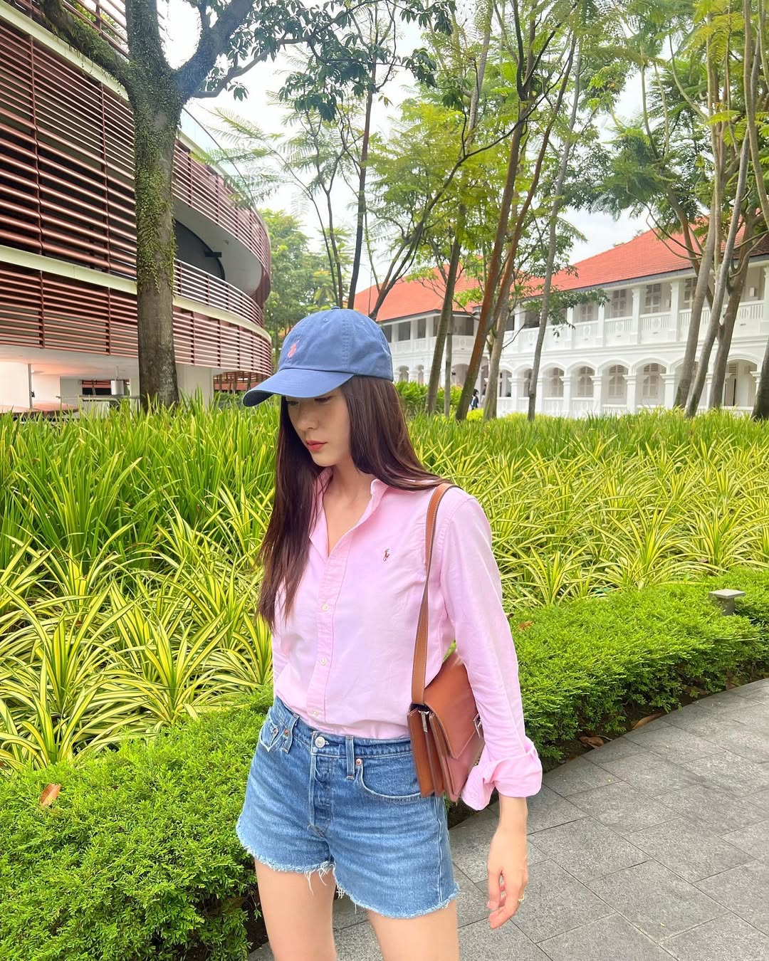 Nữ thần Krystal mách loạt item basic đáng đầu tư, giúp bạn bước vào con đường mặc đẹp bền bỉ- Ảnh 5. Nữ thần Krystal mách loạt item basic đáng đầu tư, giúp bạn bước vào con đường mặc đẹp bền bỉ- Ảnh 5.