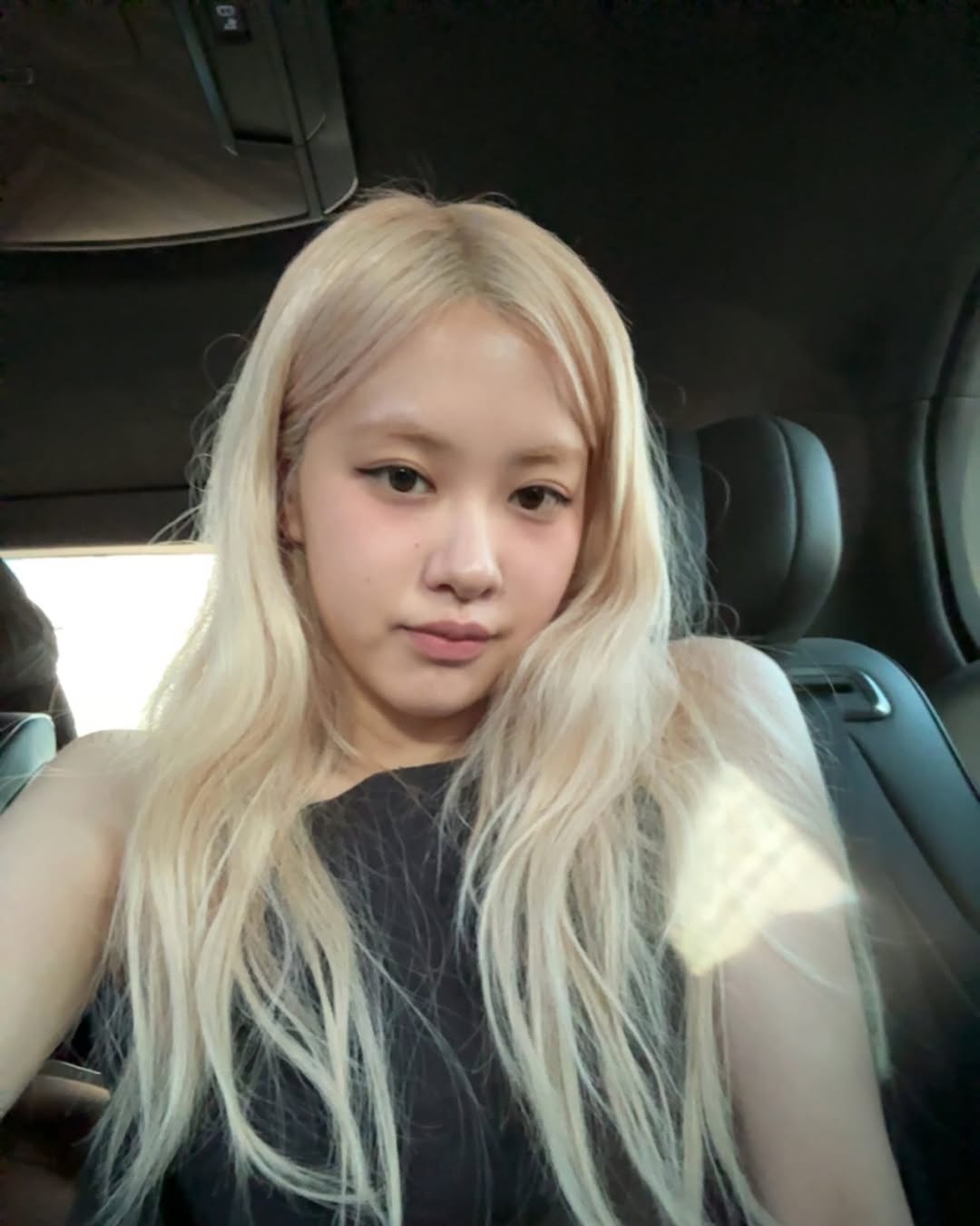 Rosé bắn ảnh 10 điểm không nhưng, vẫn bị phàn nàn vì 1 chi tiết - Ảnh 6. Rosé bắn ảnh 10 điểm không nhưng, vẫn bị phàn nàn vì 1 chi tiết - Ảnh 6.