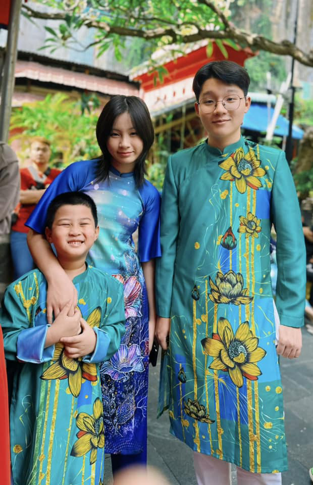 Từ cậu bé mít ướt trong "Bố ơi, mình đi đâu thế?" đến học bá tuổi 18: Hành trình trưởng thành đầy cảm hứng của con trai Hoàng Bách- Ảnh 7. Từ cậu bé mít ướt trong "Bố ơi, mình đi đâu thế?" đến học bá tuổi 18: Hành trình trưởng thành đầy cảm hứng của con trai Hoàng Bách- Ảnh 7.